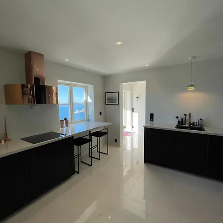 Unique With Fantastic Views ברגן